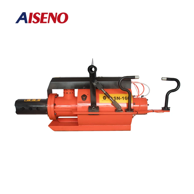  360° mountable foundry hammer